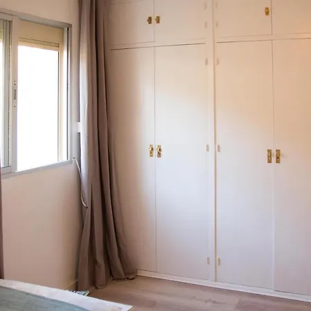 Semesterbostad Charming *